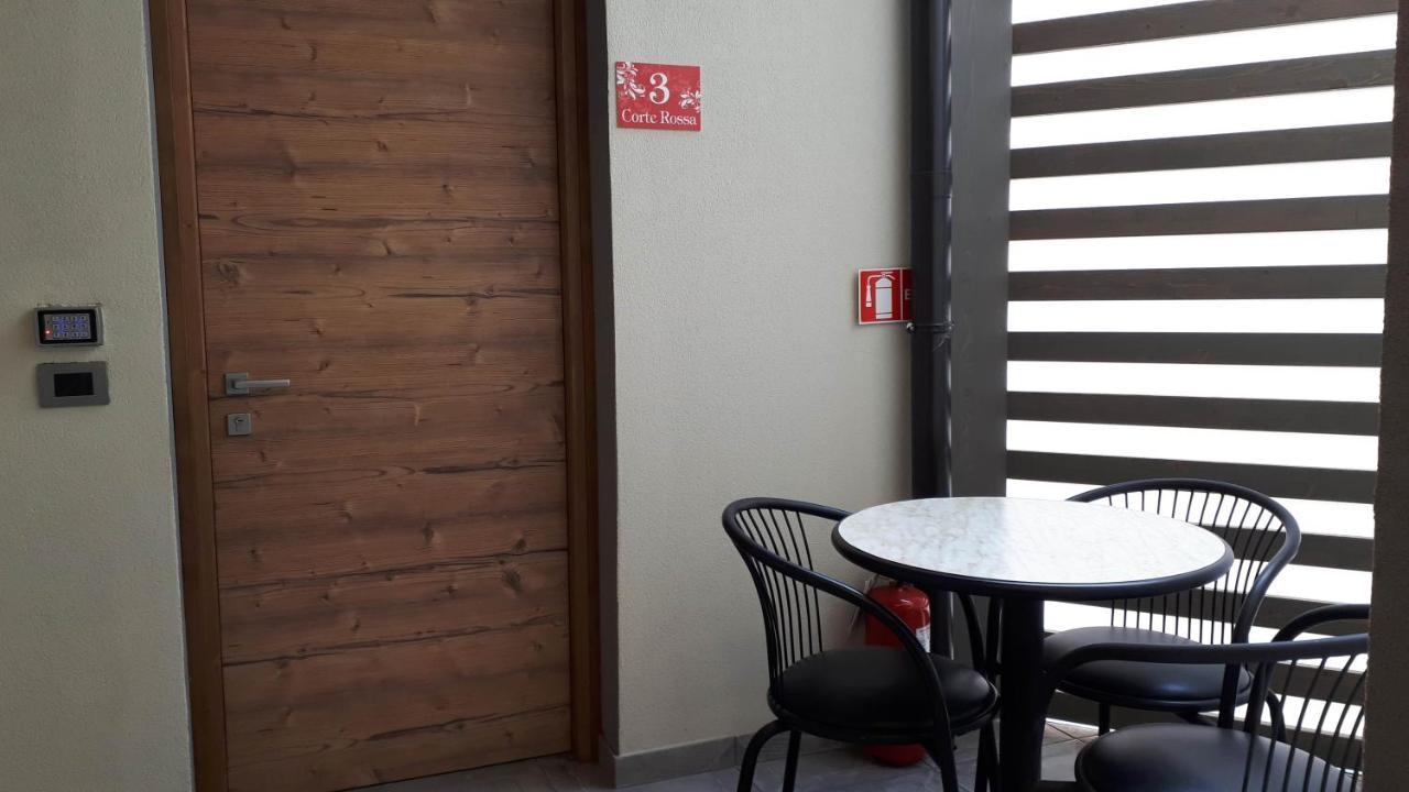 Hotel Bed & Rooms , Corte Rossa -1 Min Walk To Bernina Express 蒂拉诺 外观 照片