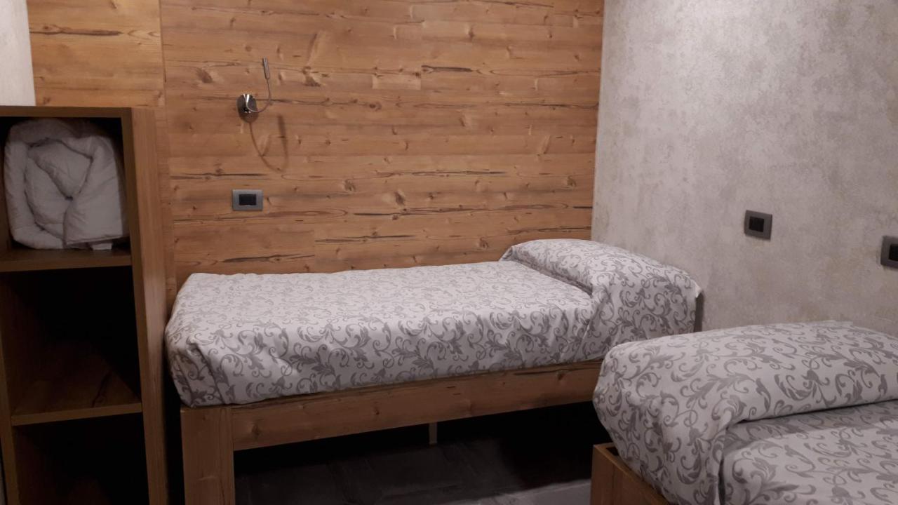 Hotel Bed & Rooms , Corte Rossa -1 Min Walk To Bernina Express 蒂拉诺 外观 照片