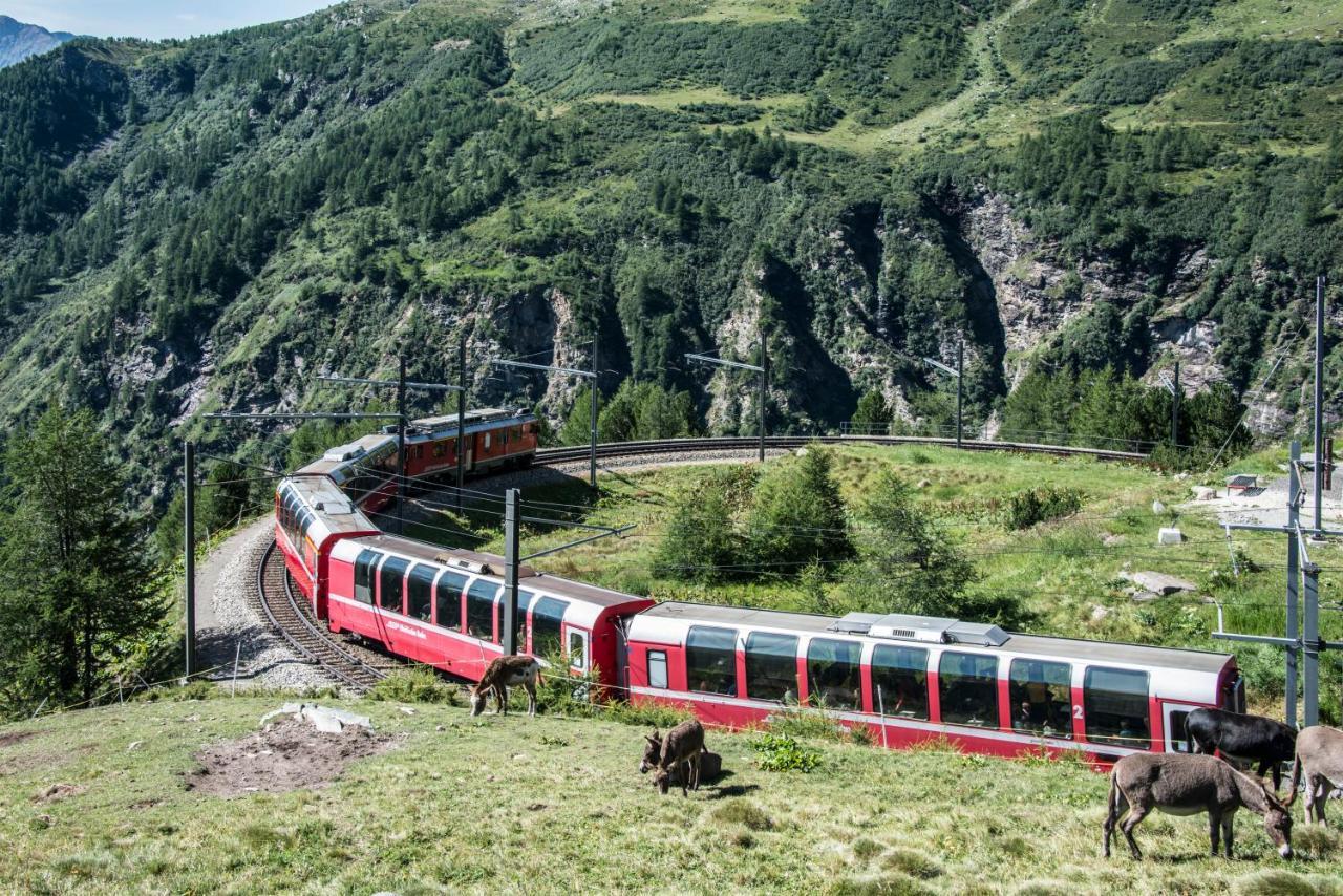 Hotel Bed & Rooms , Corte Rossa -1 Min Walk To Bernina Express 蒂拉诺 外观 照片