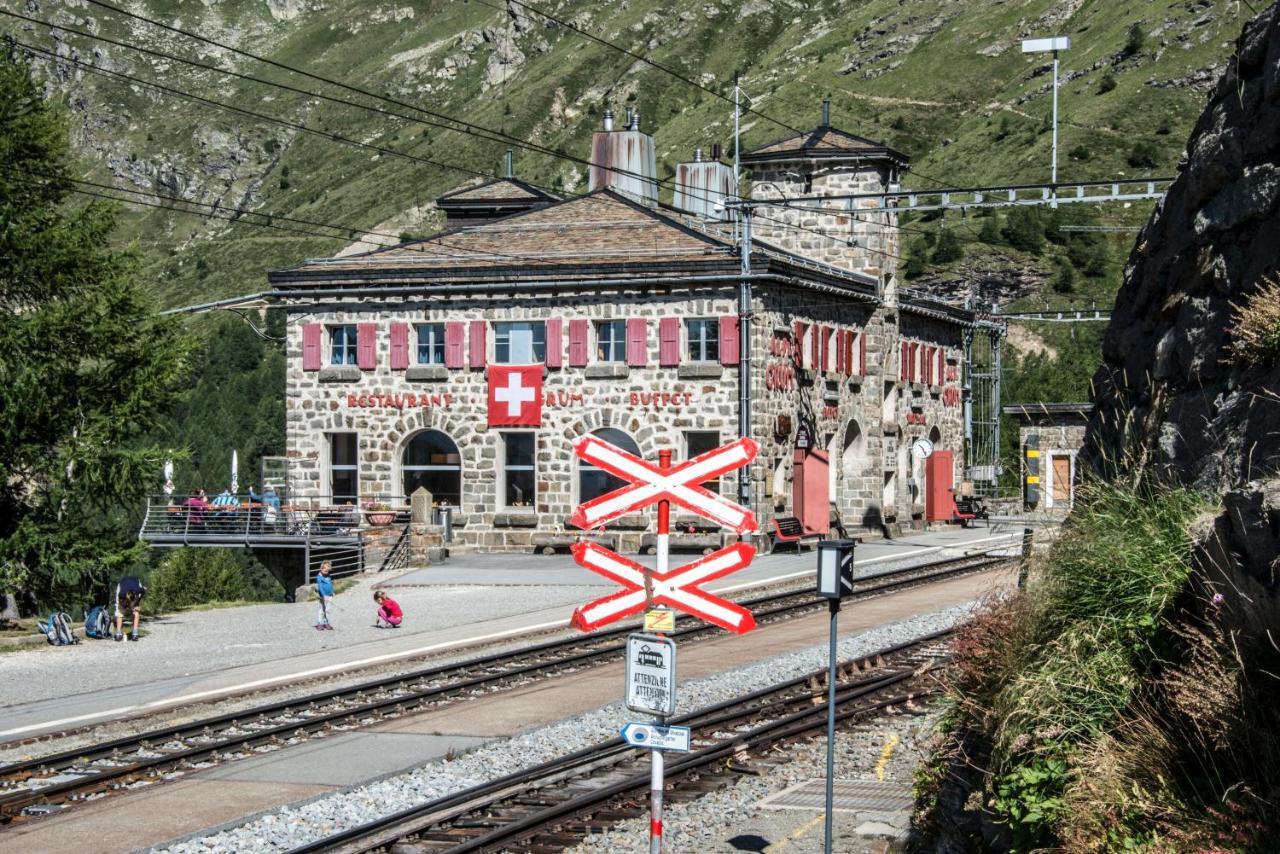 Hotel Bed & Rooms , Corte Rossa -1 Min Walk To Bernina Express 蒂拉诺 外观 照片