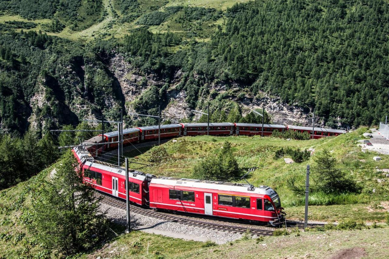 Hotel Bed & Rooms , Corte Rossa -1 Min Walk To Bernina Express 蒂拉诺 外观 照片