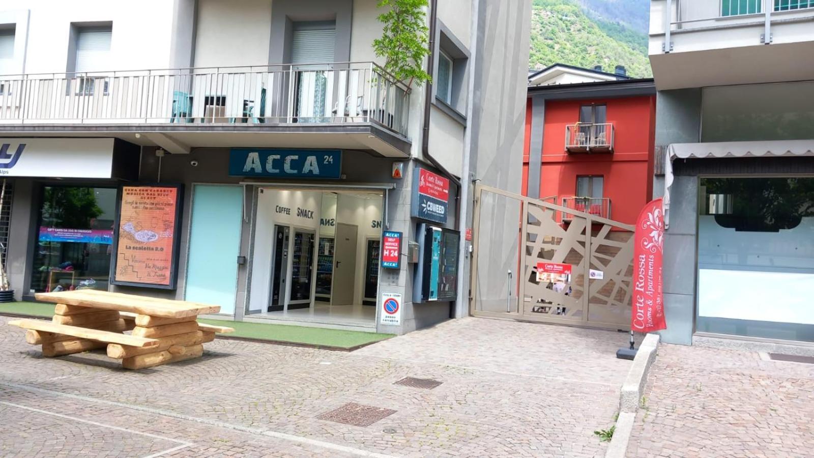Hotel Bed & Rooms , Corte Rossa -1 Min Walk To Bernina Express 蒂拉诺 外观 照片