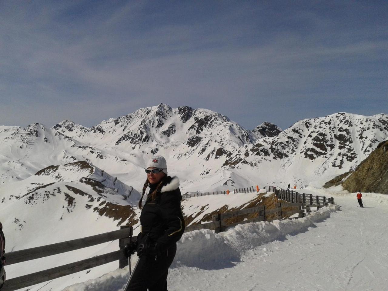 Hotel Bed & Rooms , Corte Rossa -1 Min Walk To Bernina Express 蒂拉诺 外观 照片