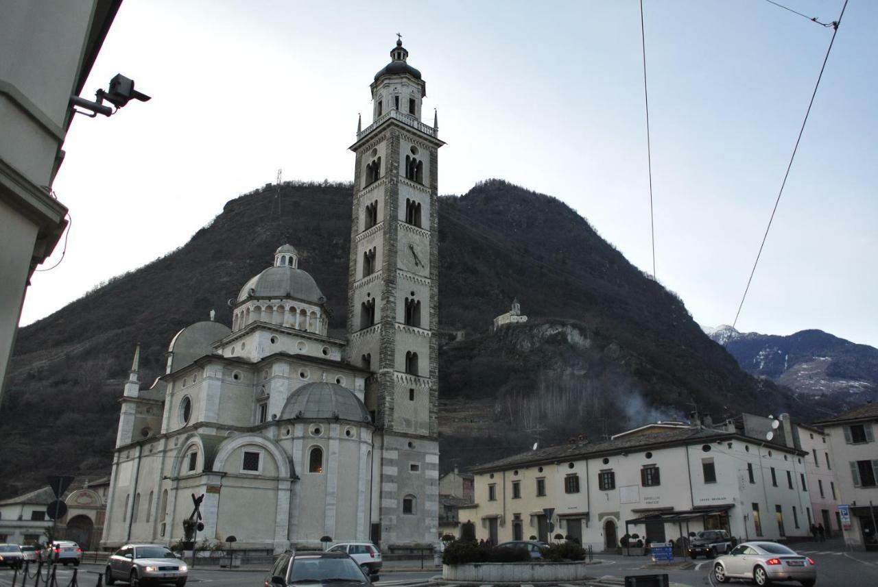 Hotel Bed & Rooms , Corte Rossa -1 Min Walk To Bernina Express 蒂拉诺 外观 照片